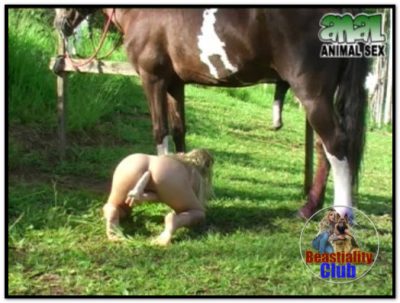 0083-Girls_And_H_o_r_s_e_s